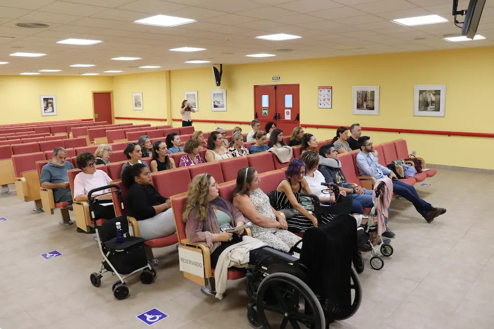 Primer Encuentro Presencial de Pacientes en el CREER - Foto 5